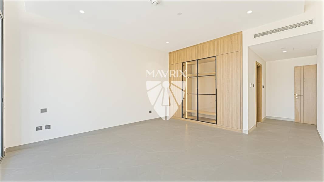 12 Image 12
