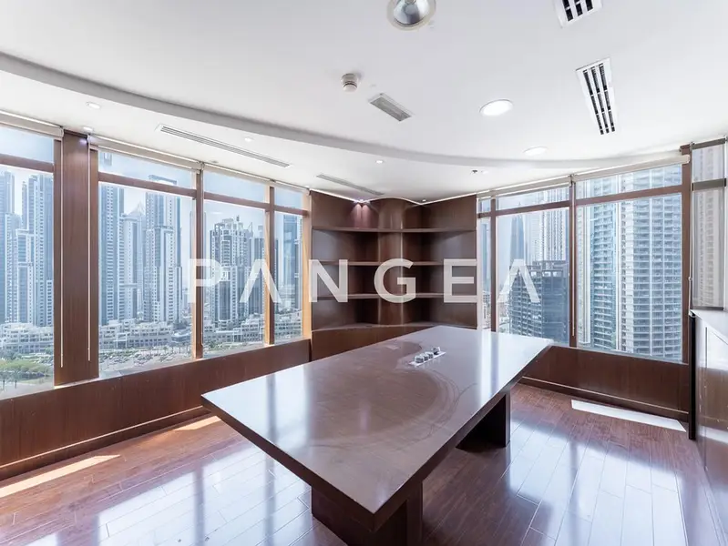 Burj Khalifa View | 6 Parkings | Low Traffic