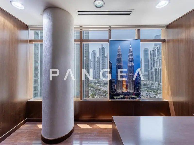 Burj Khalifa View | 6 Parkings | Low Traffic