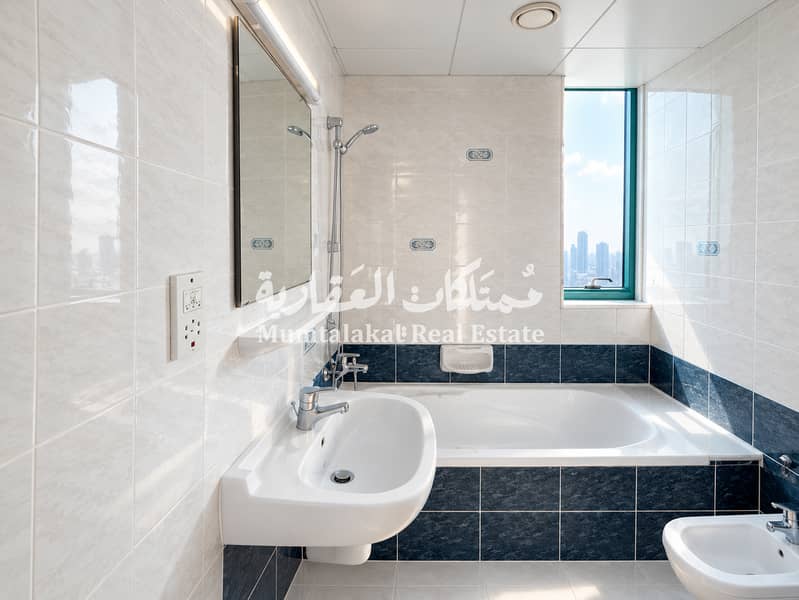 14 AlAryamTowJPG006fawaz. jpg