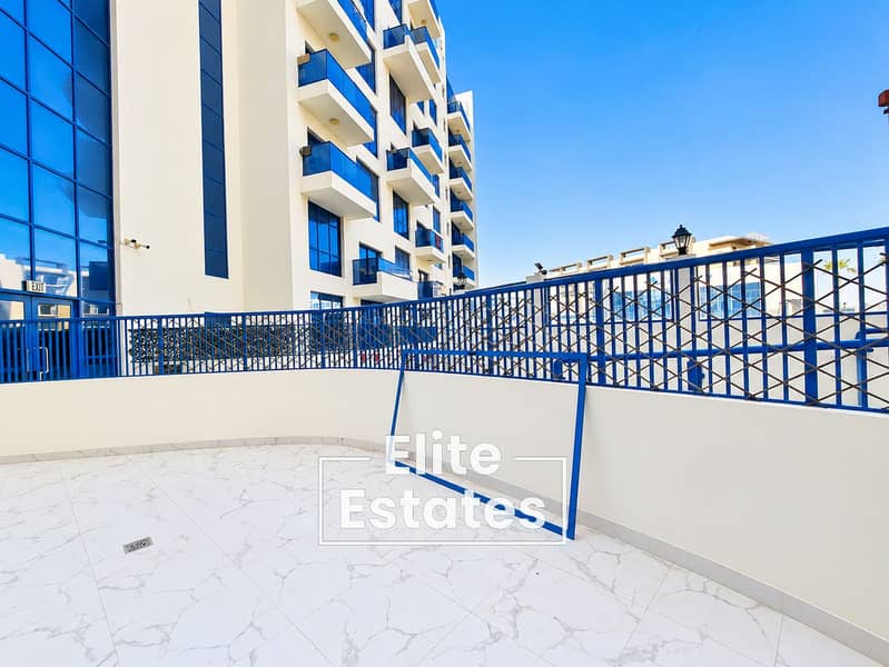 4 Sunny Modern Apartment Terrace. png