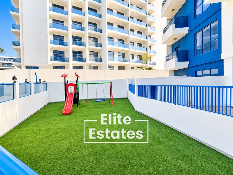 6 Sunny Modern Courtyard Playground. png
