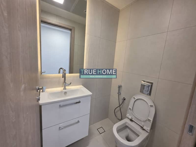 12 Bathroom 3. jpeg