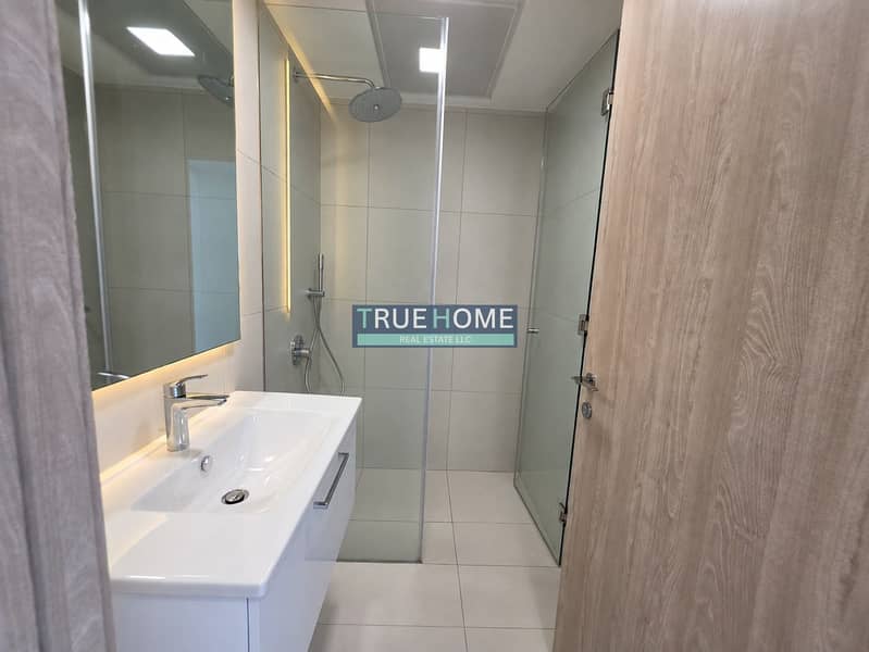 13 Bathroom 1. jpeg
