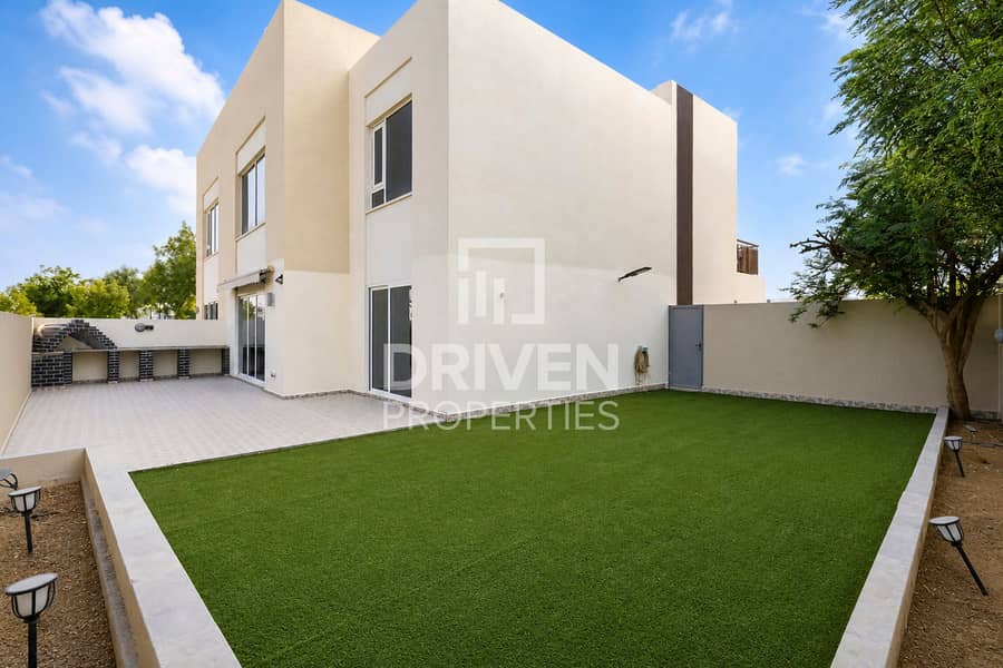 Big Plot | Single Row | Landscaped | Appliances Big Plot | Single Row | Landscaped | Appliances