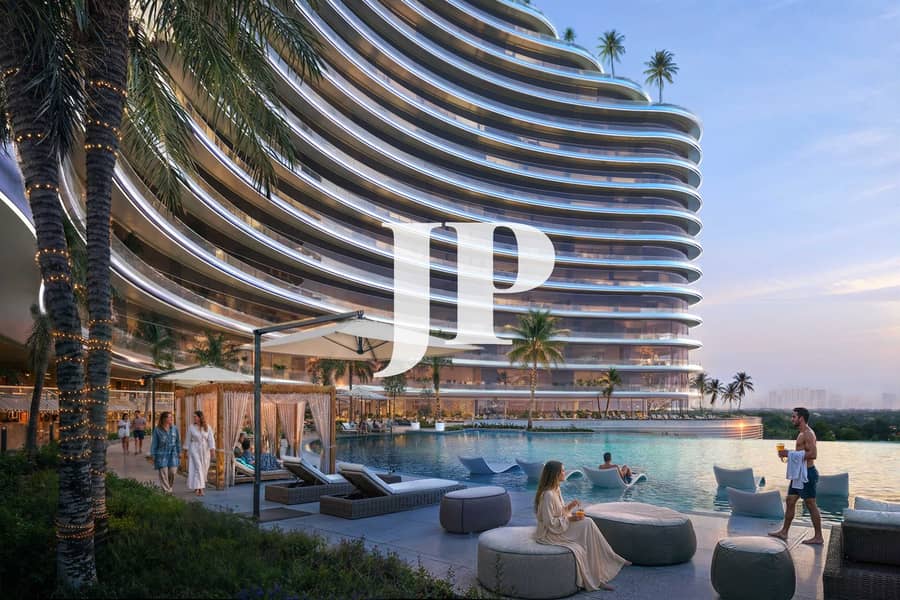 18 25015_Amenities_Pool. jpg