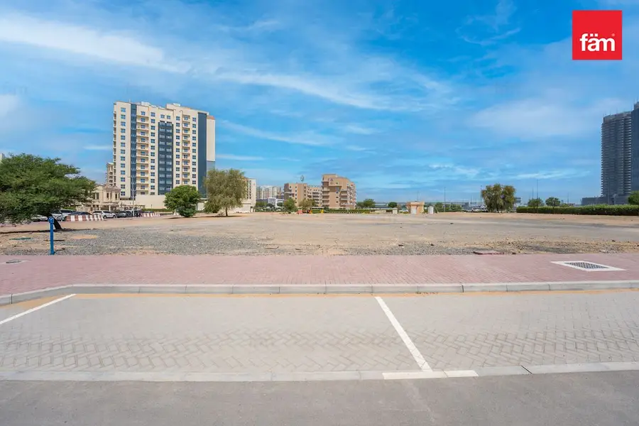 PRIME LIWAN PLOTS FOR SALE | BUILD 2 UNITS