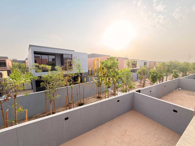 19 LUXURY 4BR STANDALONE VILLA | PRIVATE GARDEN & FREE LANDSCAPING | SARO, MASAAR | AED 220K