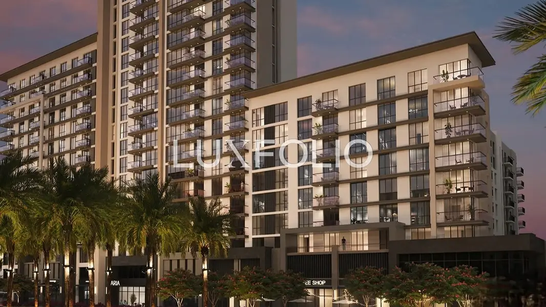 Butterfly Layout | Pool View | High Floor