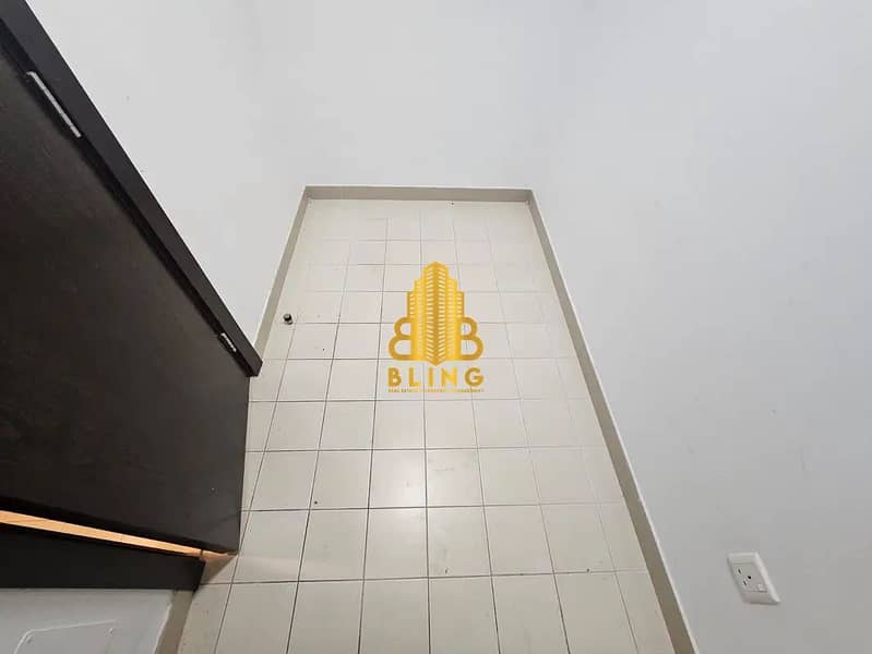 18 872610974-1066x800. webp