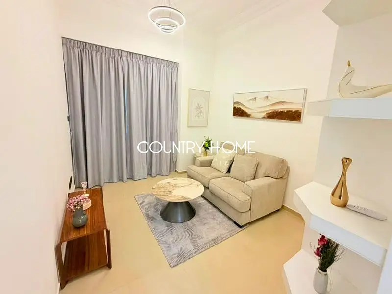 Upgraded 1BR | Partial Sea View | Move In Ready