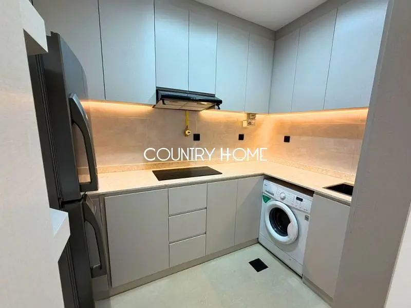 Upgraded 1BR | Partial Sea View | Move In Ready