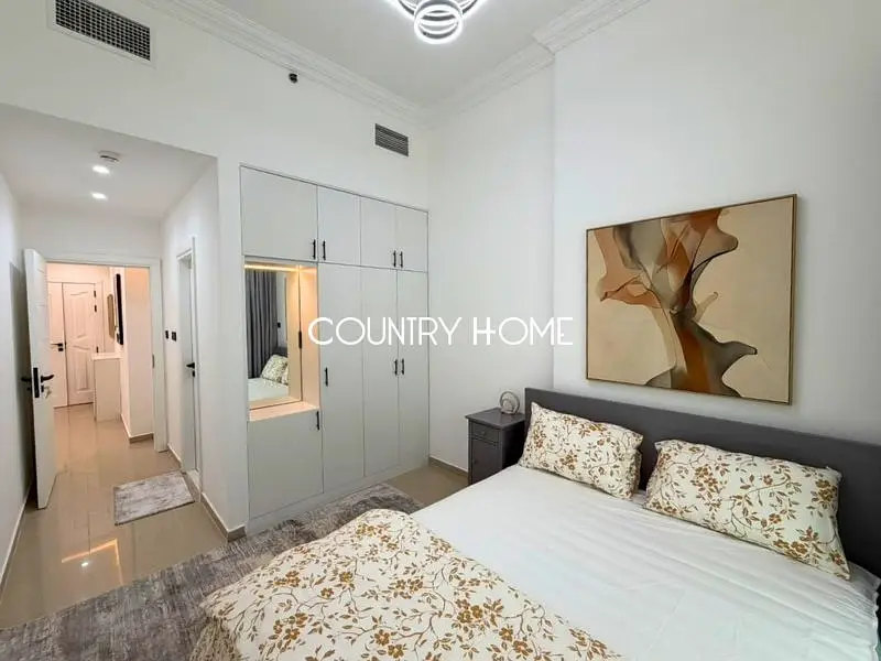 Upgraded 1BR | Partial Sea View | Move In Ready