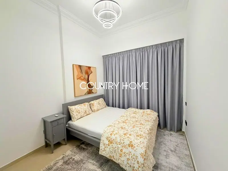Upgraded 1BR | Partial Sea View | Move In Ready