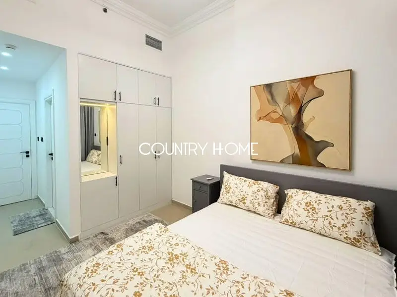 Upgraded 1BR | Partial Sea View | Move In Ready