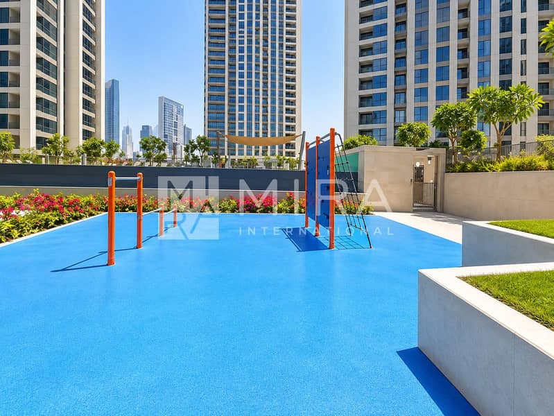 10 Sunny Urban Fitness Courtyard