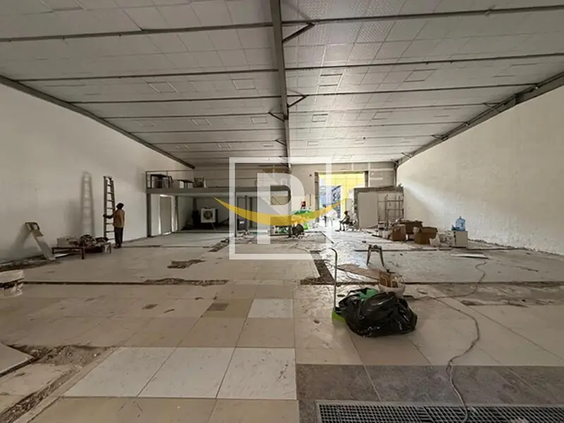 Fitted Warehouse in Al Quoz | Prime Location