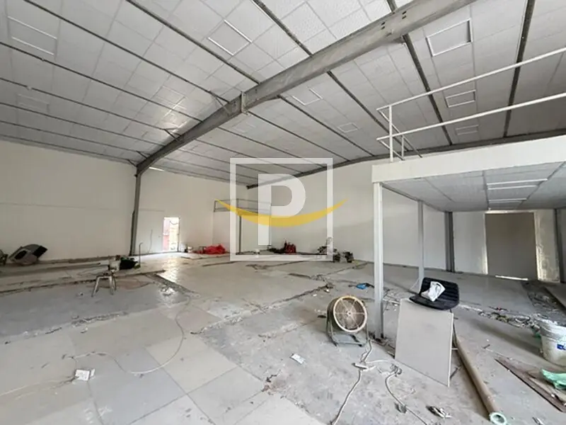 Fitted Warehouse in Al Quoz | Prime Location