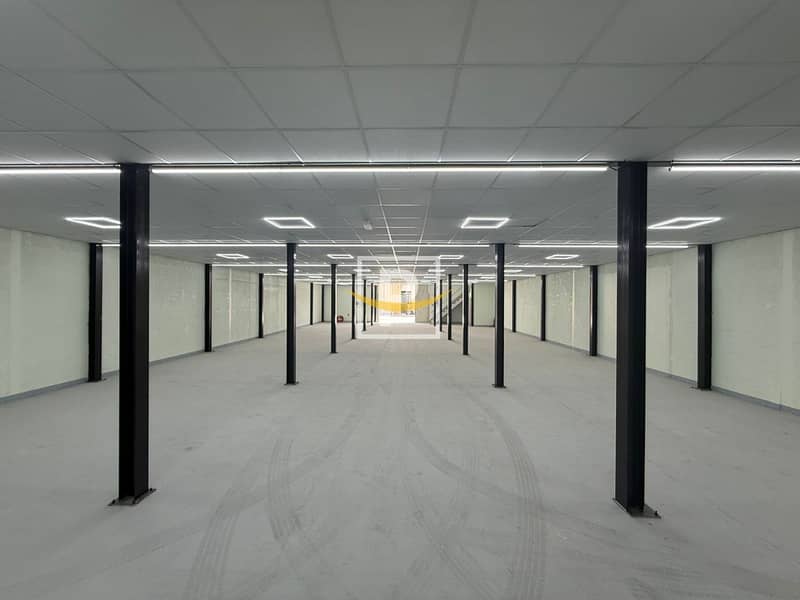 Fitted Warehouse in Al Quoz | Massive Layout