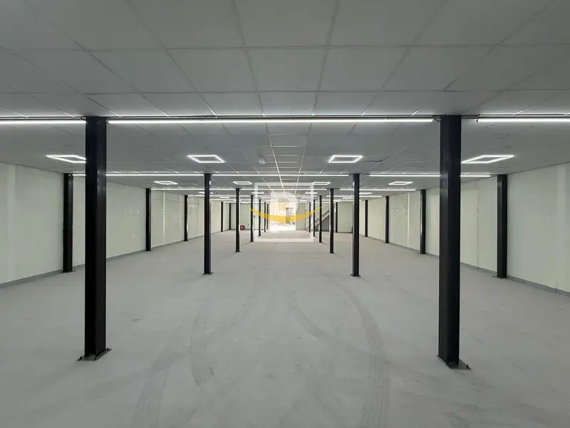 Fitted Warehouse in Al Quoz | Massive Layout
