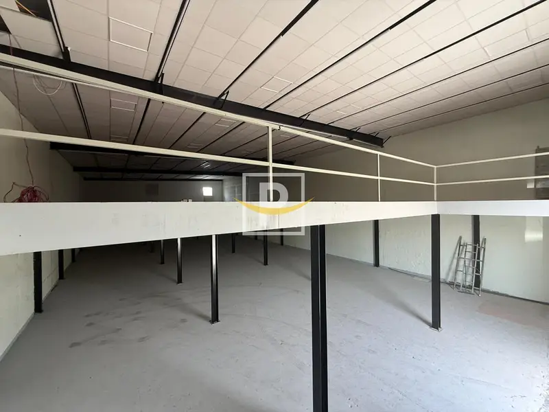 Fitted Warehouse in Al Quoz | Massive Layout