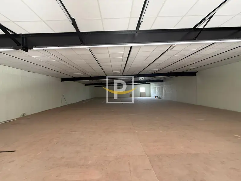 Fitted Warehouse in Al Quoz | Massive Layout