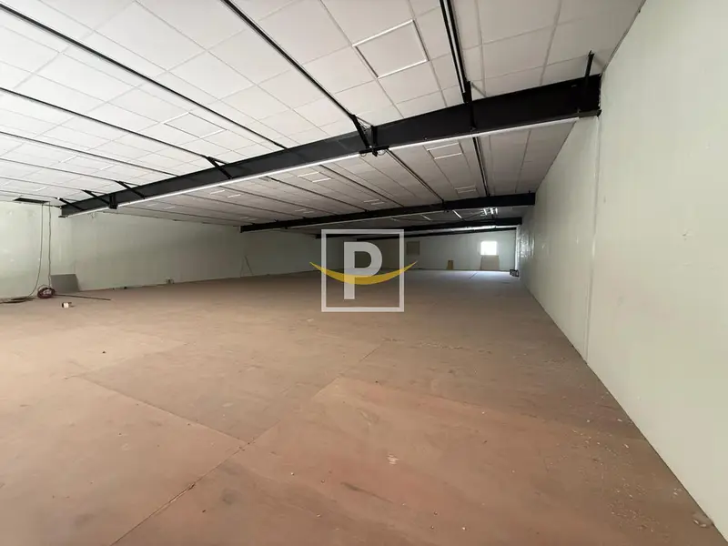 Fitted Warehouse in Al Quoz | Massive Layout