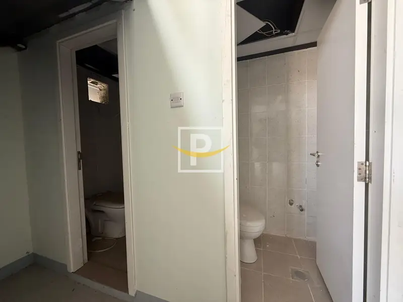 Fitted Warehouse in Al Quoz | Massive Layout