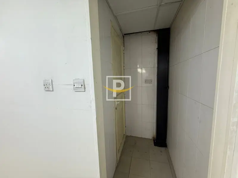 Fitted Warehouse in Al Quoz | Prime Location