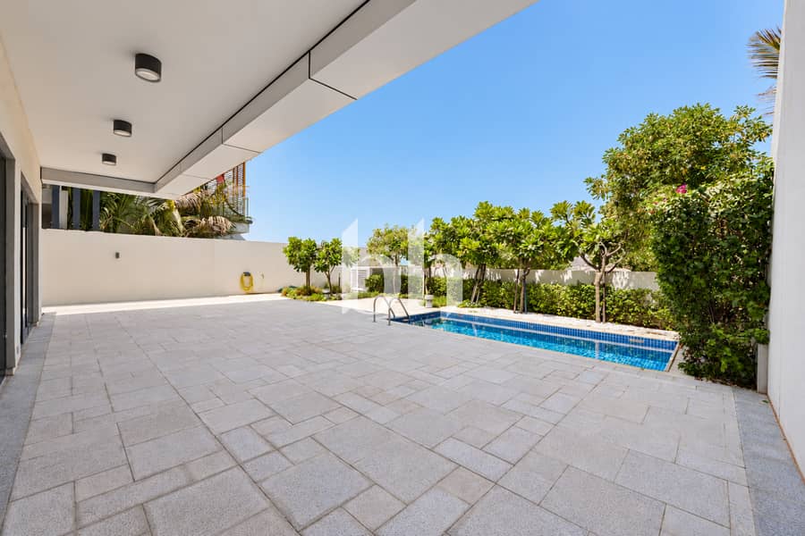 22 Sunlit Patioand Pool Retreat