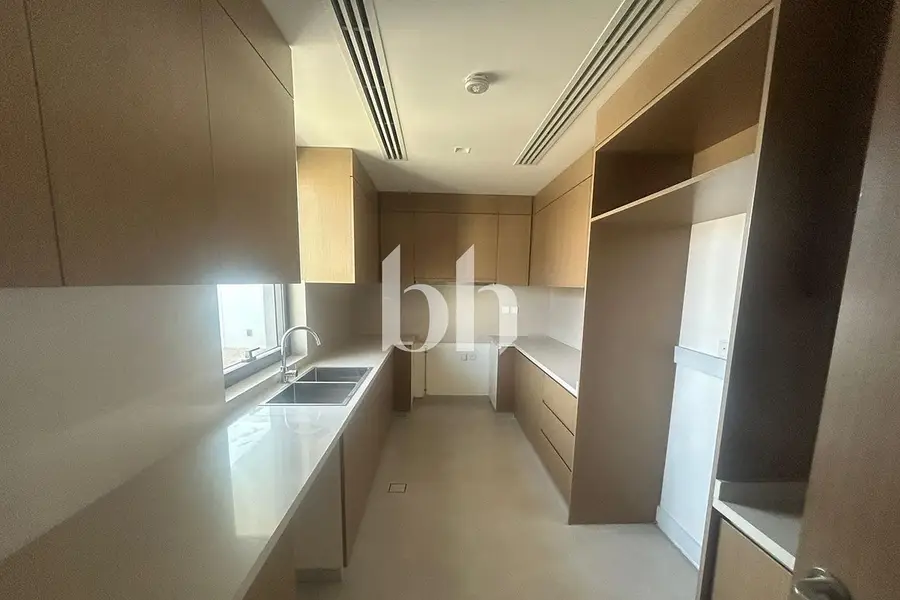 Single Row | 4 Cheques | Best Priced Villa
