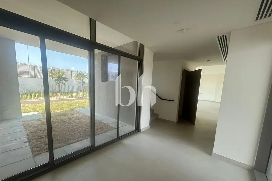 Single Row | 4 Cheques | Best Priced Villa