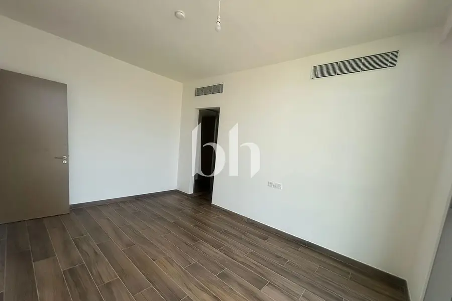 Single Row | 4 Cheques | Best Priced Villa