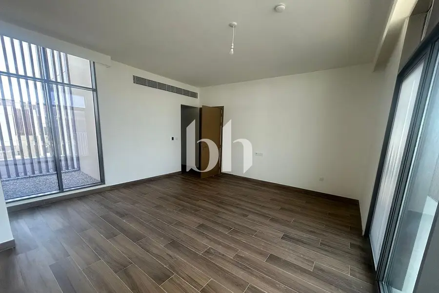 Single Row | 4 Cheques | Best Priced Villa
