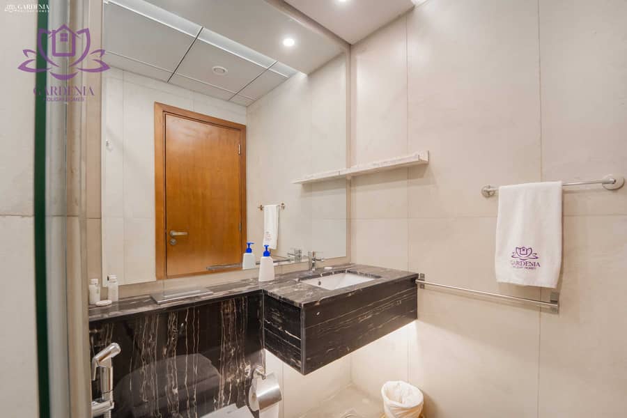 10 Bath 2 2. jpg