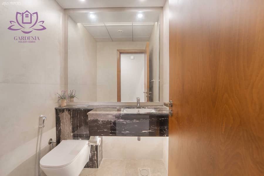8 Powder Room. jpg