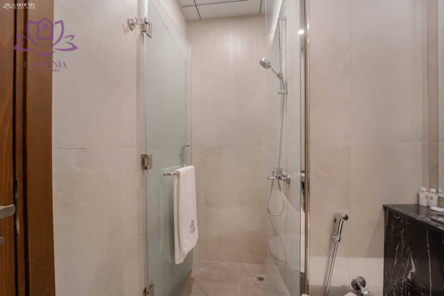 20 Bath 1 1. jpg