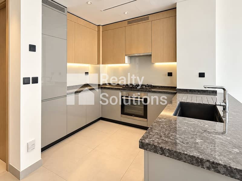 8 Modern Minimalist Kitchen Interior. png