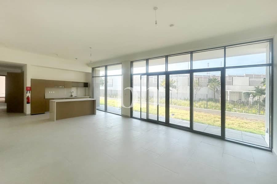 Single Row | 4 Cheques | Best Priced Villa