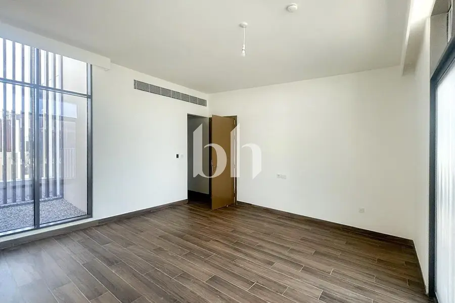 Single Row | 4 Cheques | Best Priced Villa