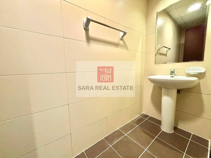 8 2.1 Guest Toilet. JPG
