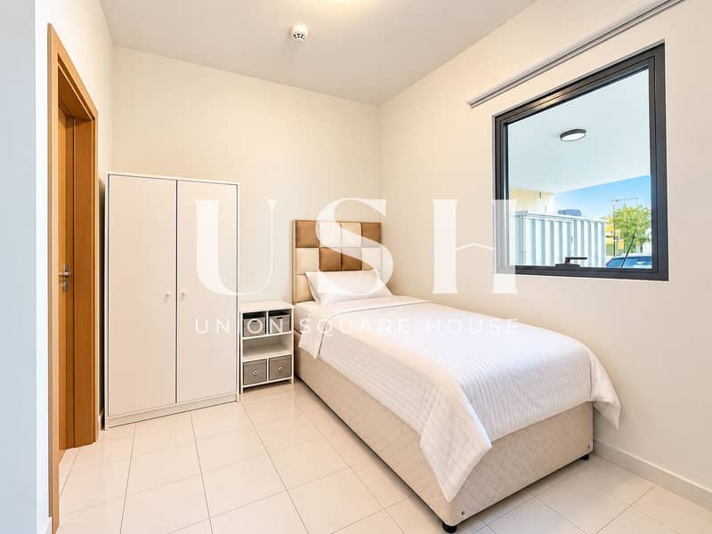 5 Bright Minimalist Bedroom Interior. png