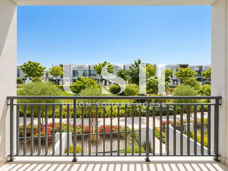 12 Sunny Modern Townhouses from a Balcony. png