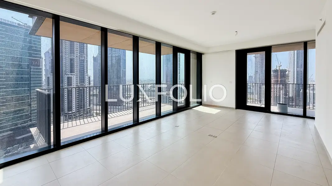 Prime Corner Unit | Vacant | Open Views