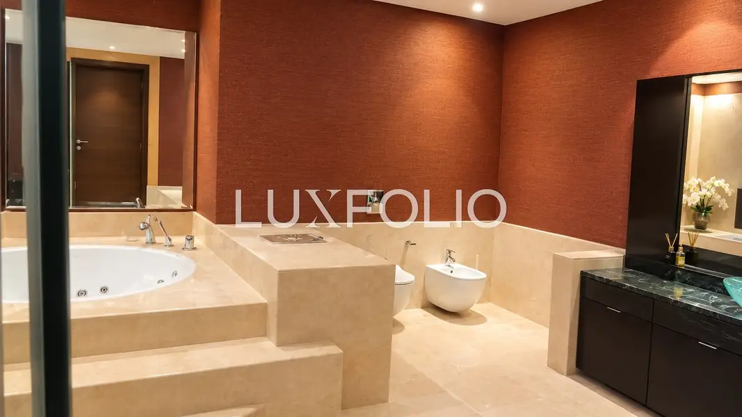Waterfront Living | Luxury Residence | Furnished