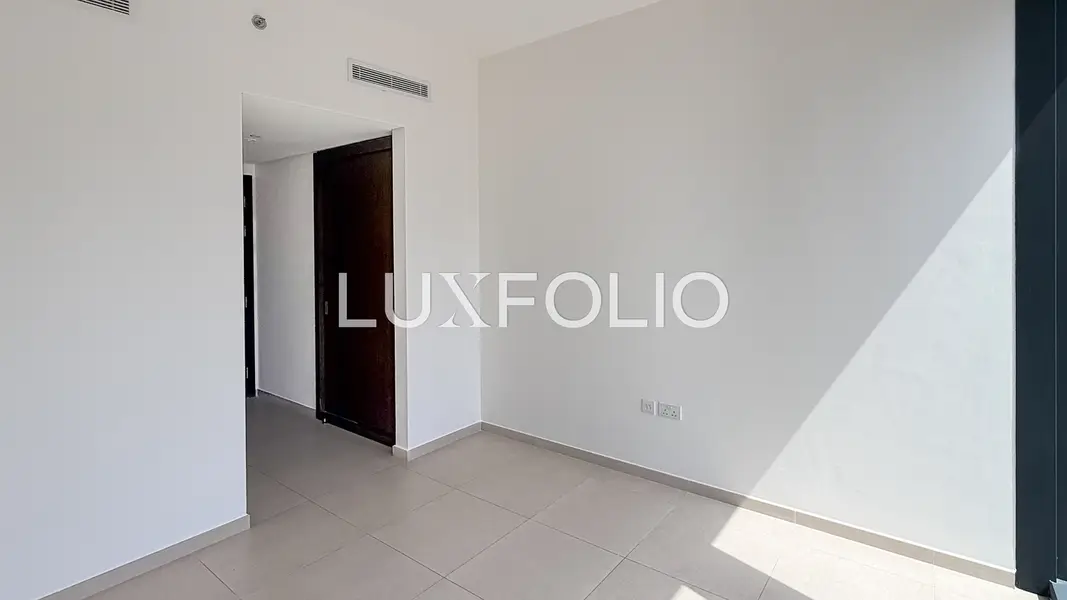 Prime Corner Unit | Vacant | Open Views