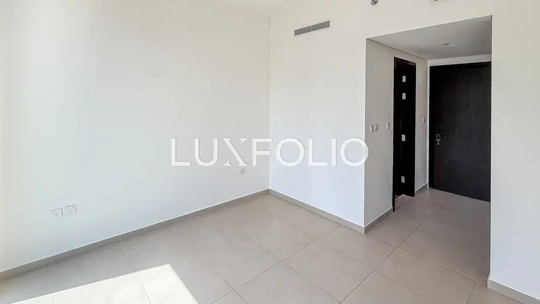 Prime Corner Unit | Vacant | Open Views