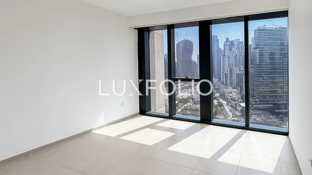 Prime Corner Unit | Vacant | Open Views