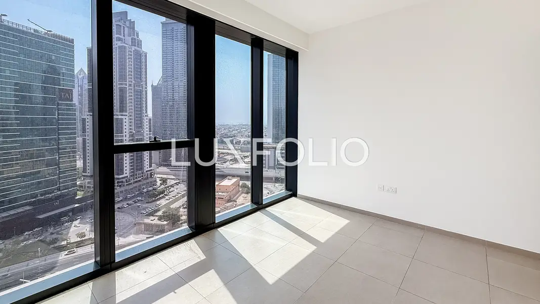 Prime Corner Unit | Vacant | Open Views