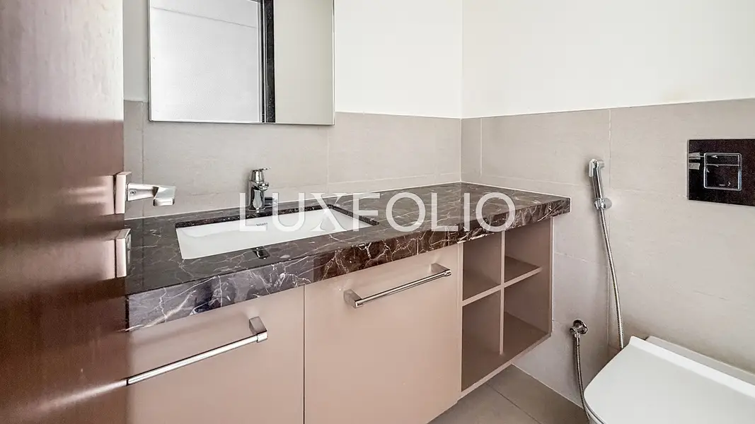 Prime Corner Unit | Vacant | Open Views